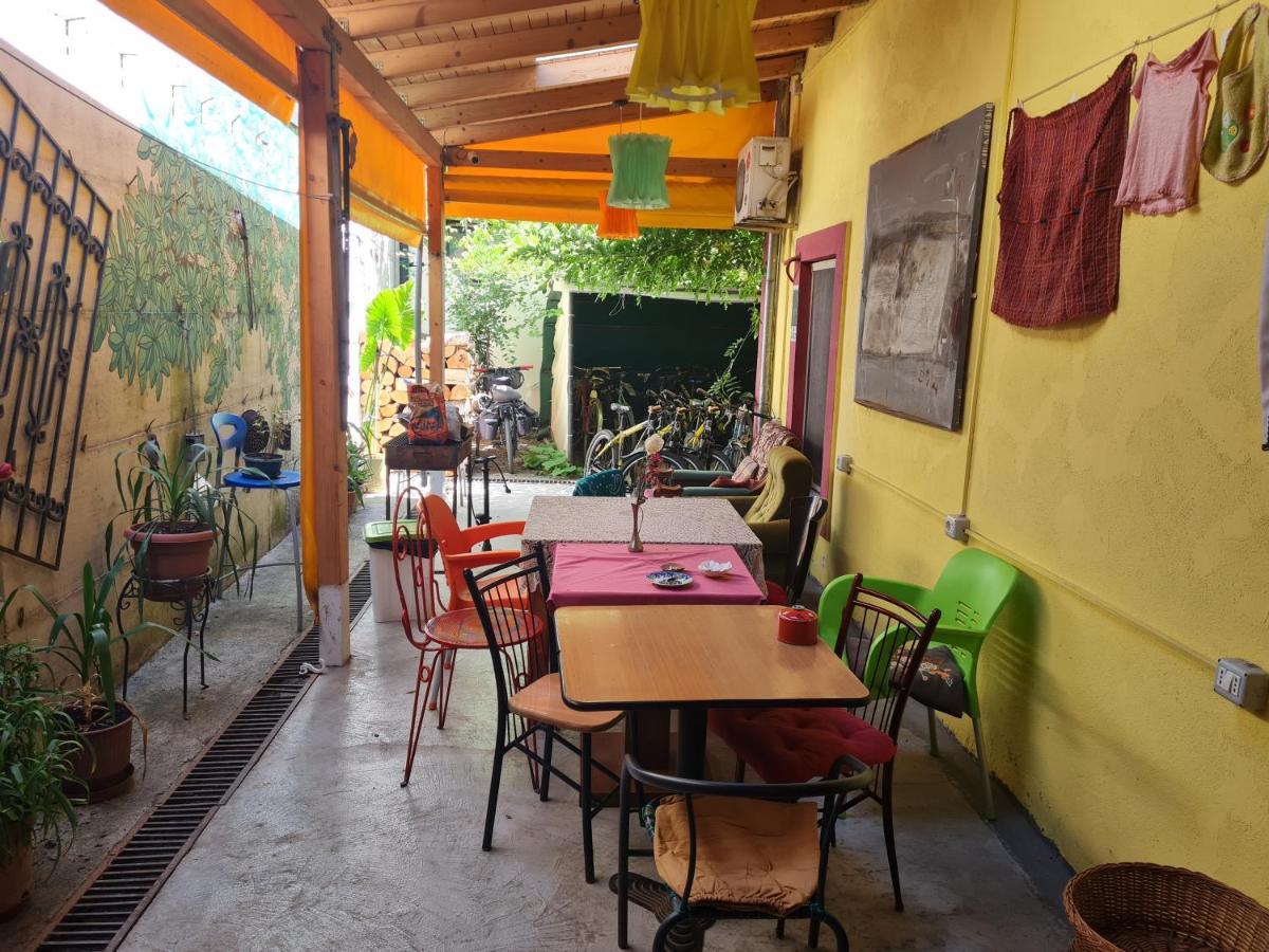 Mi Casa Es Tu Casa - Shkodra Backpackers Hostel Εξωτερικό φωτογραφία