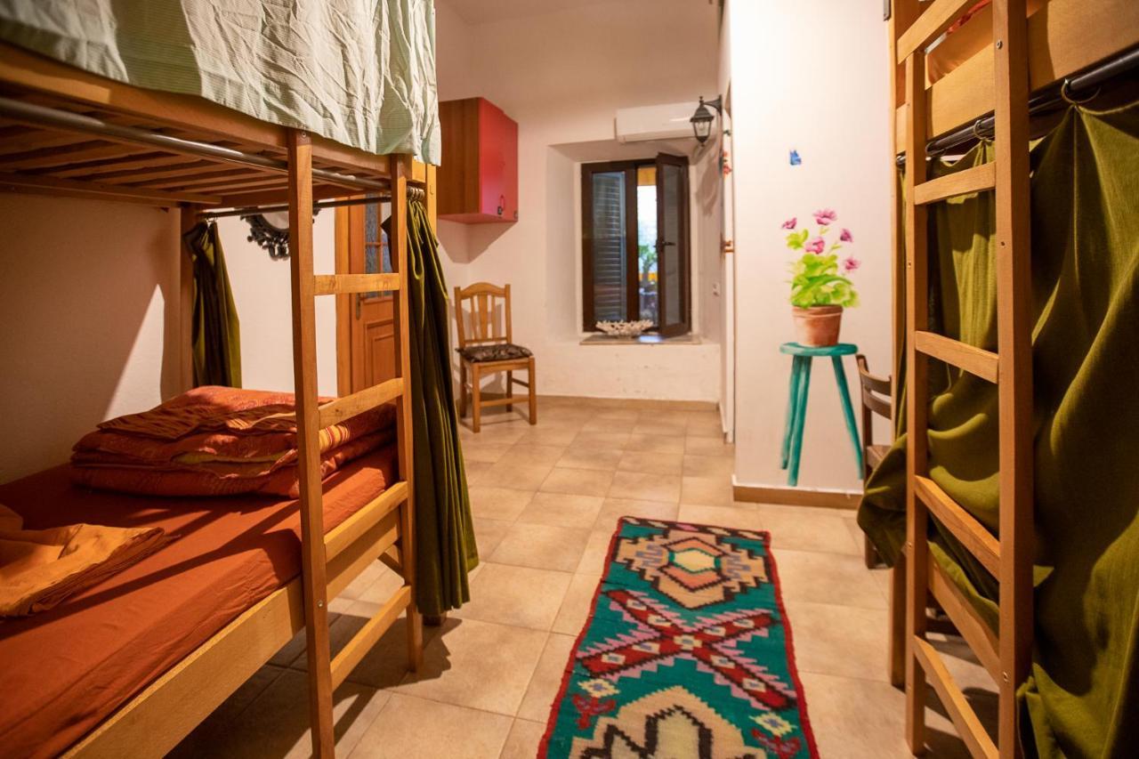 Mi Casa Es Tu Casa - Shkodra Backpackers Hostel Εξωτερικό φωτογραφία