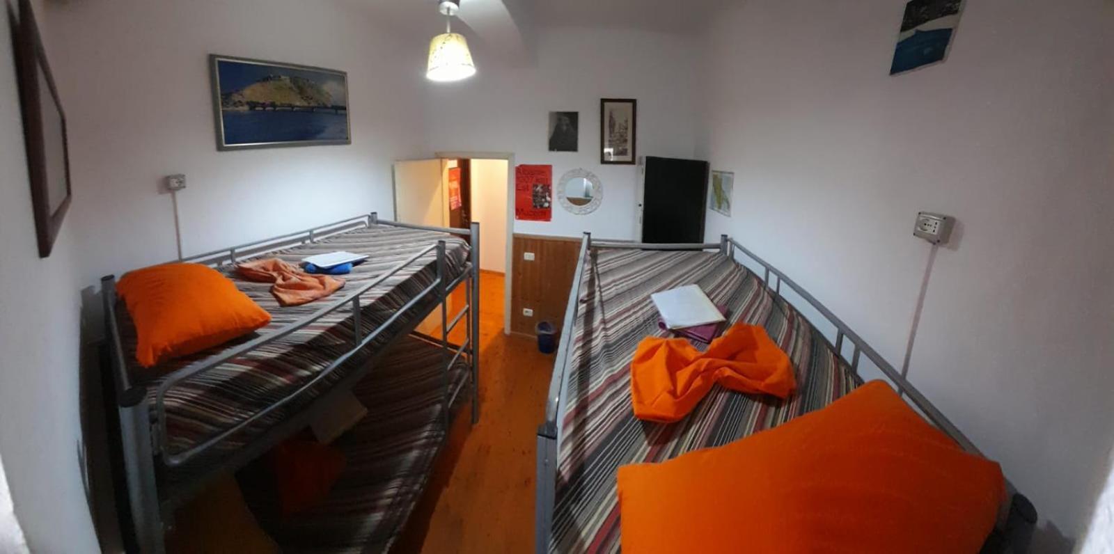 Mi Casa Es Tu Casa - Shkodra Backpackers Hostel Εξωτερικό φωτογραφία