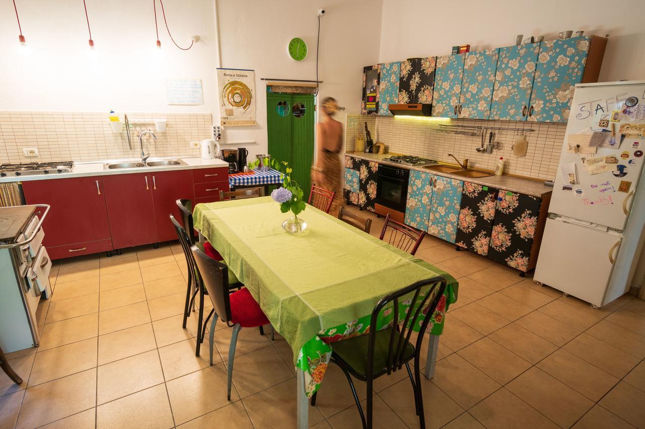 Mi Casa Es Tu Casa - Shkodra Backpackers Hostel Εξωτερικό φωτογραφία